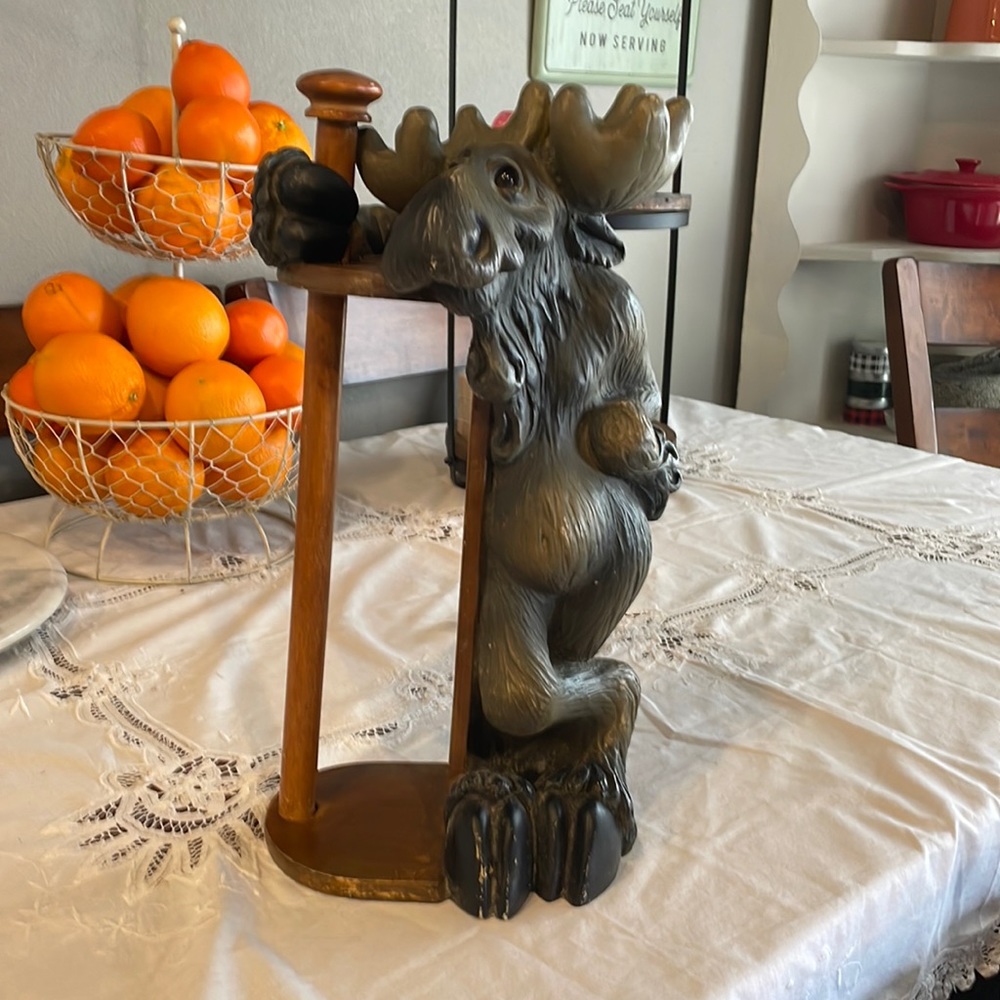 Paper towel holder